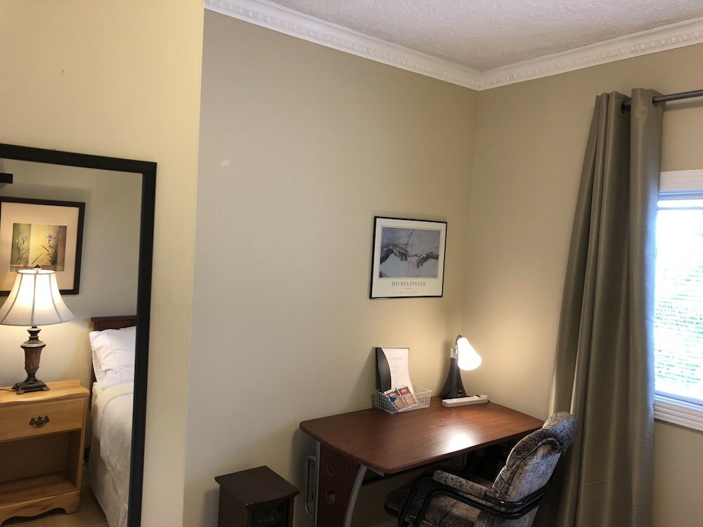 Фото Cozy Bedrooms Guest House