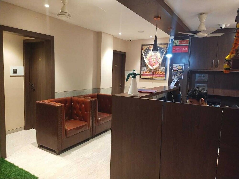 Фото Monarch Express