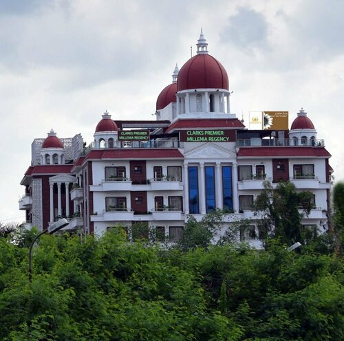 Гостиница Hotel Millenia Regency в Лакхнау