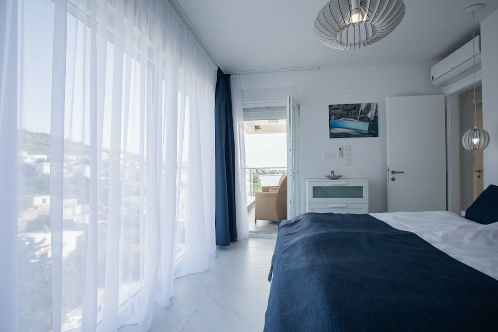 Фото Villa Compass Luxury in a natural bay