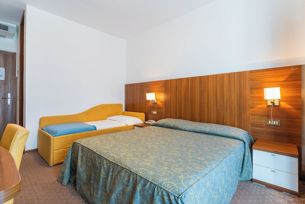 Фото Hotel Touring