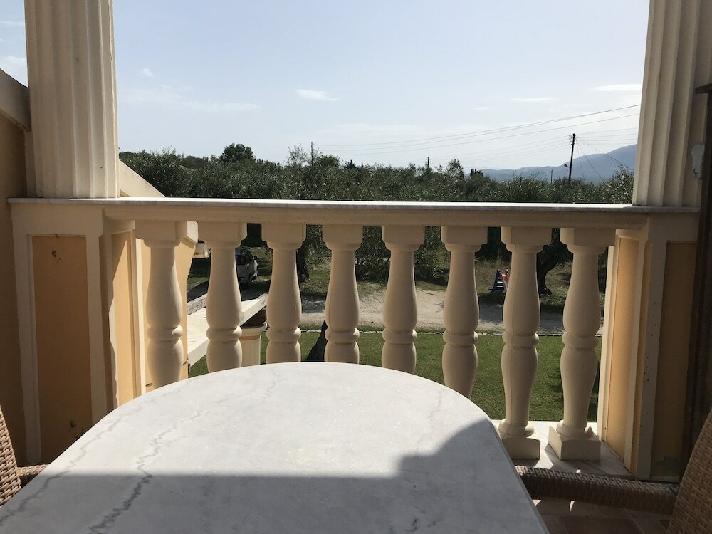 Фото L'Eremo Luxury Apartments