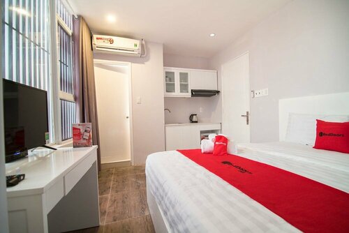 Гостиница RedDoorz Plus near Tan Dinh Market 2 в Хошимине