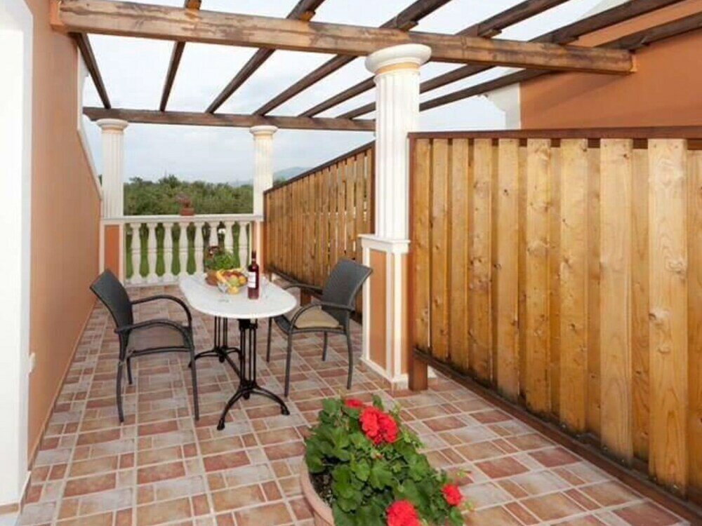 Фото L'Eremo Luxury Apartments