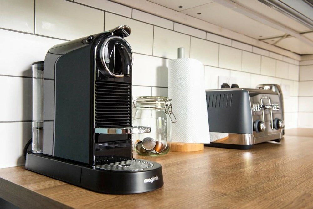 Фото Bright and Spacious 4-bedroom Apart in Stockbridge