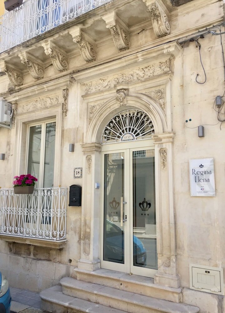 Фото отеля 2