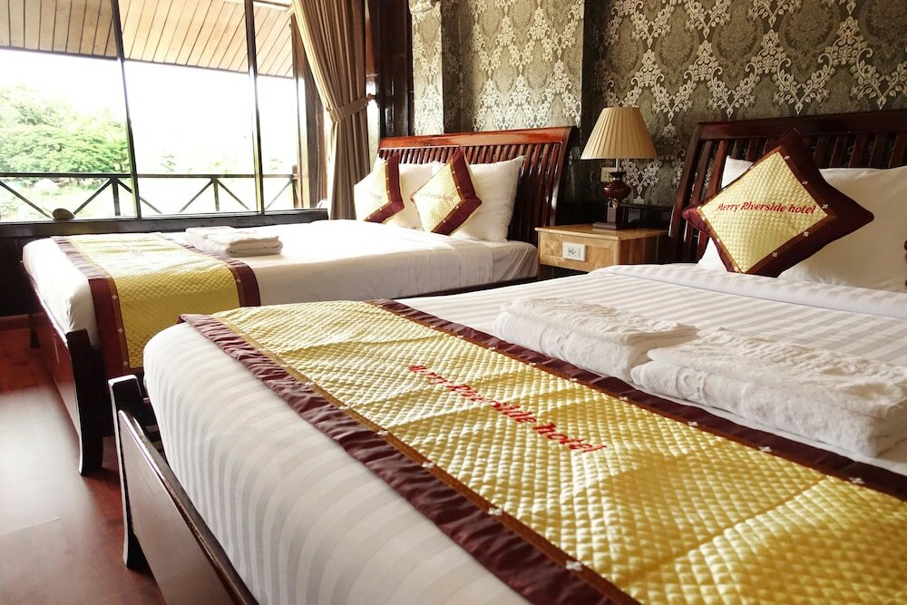 Фото Merry Riverside Hotel