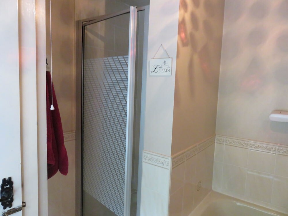 Фото The Coach House Self Catering Apartments