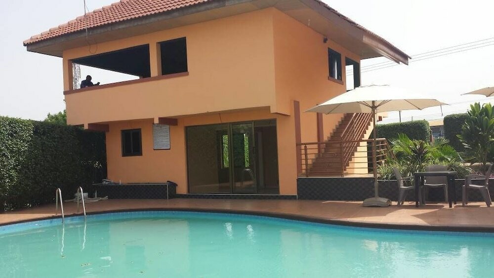 Фото Ponderosa Travel Lodge