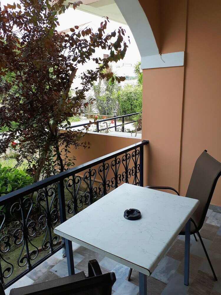 Фото Antzela Apartments