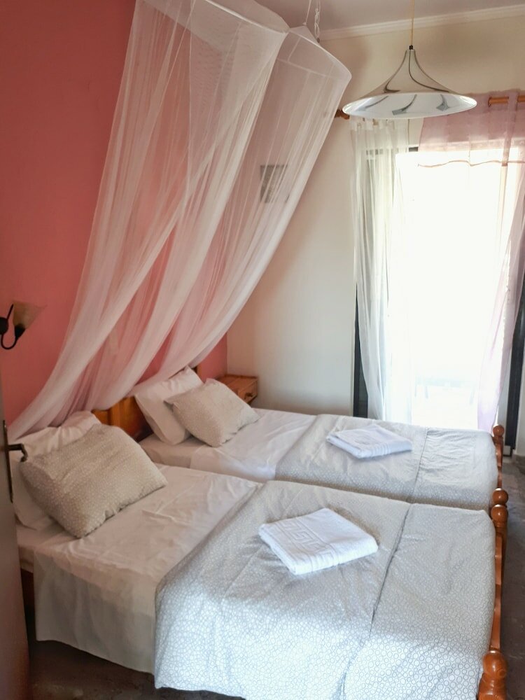 Фото Antzela Apartments