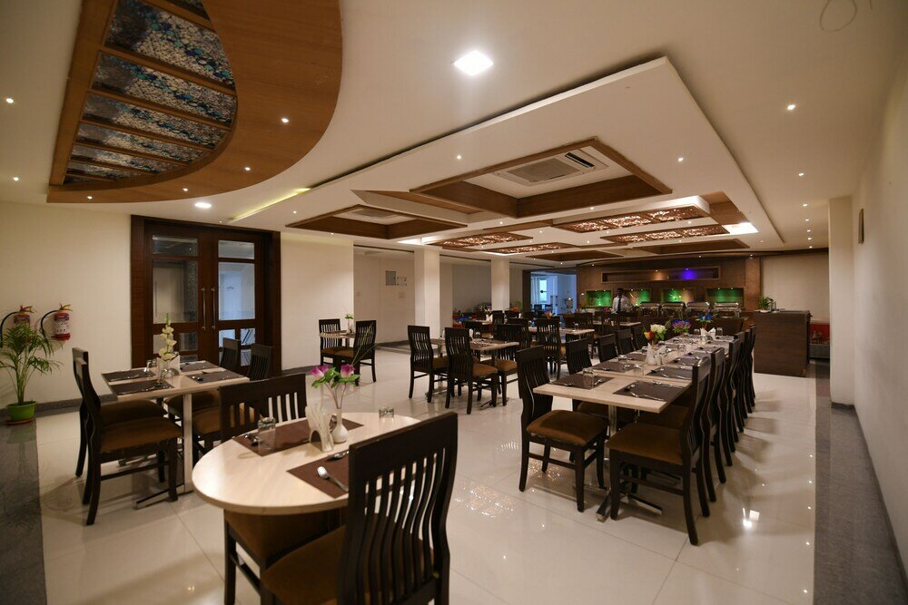 Фото Hotel Jataka Inn