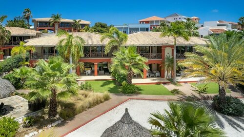Гостиница La Maya Beach Spanish Water Luxury Apartment в Виллемстаде