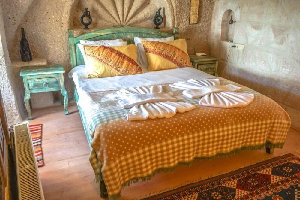 Фото Valley Inn Cave Hotel