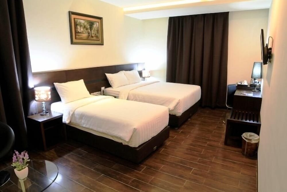 Фото Continent Centrepoint Hotel Makassar