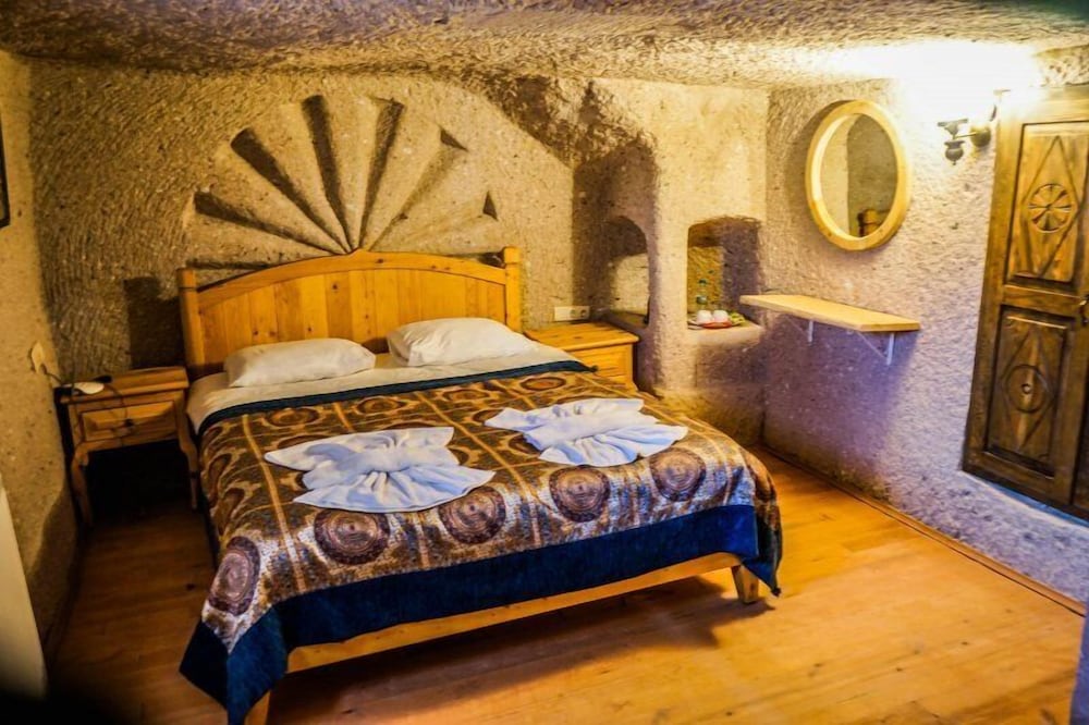 Фото Valley Inn Cave Hotel