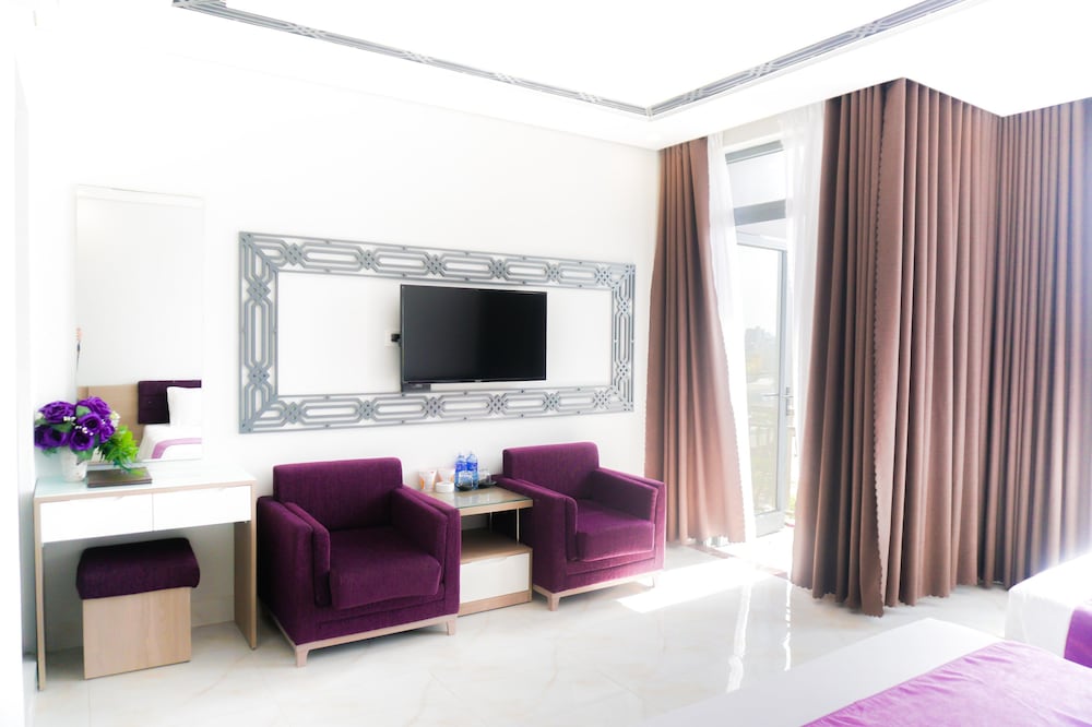 Фото La Lune Hotel