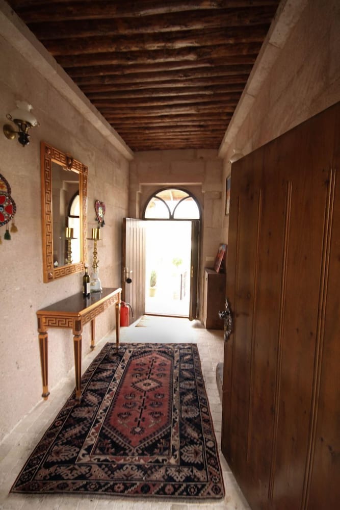 Фото Valley Inn Cave Hotel