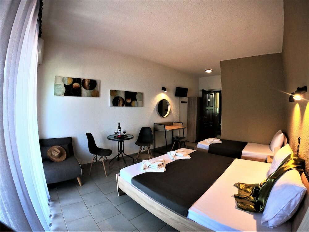 Фото Pension Karvounoskala