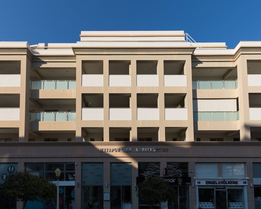 Фото отеля 1