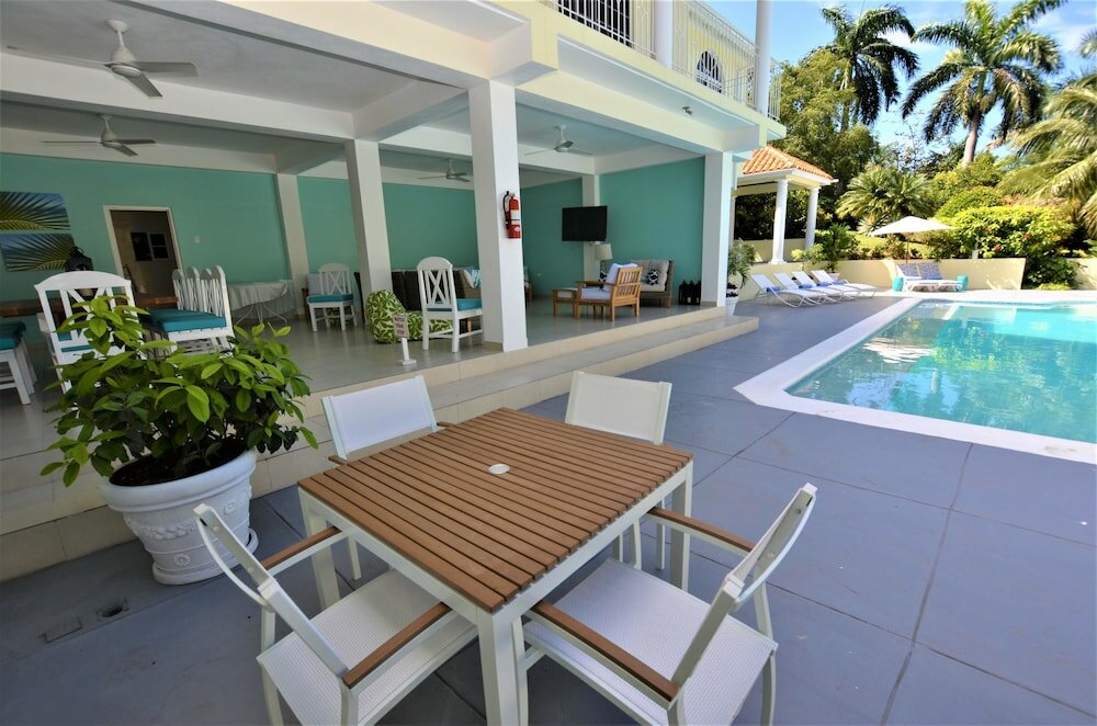 Фото Summerhill, 8br by Jamaican Treasures