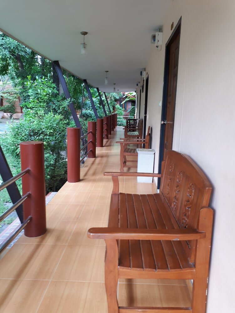 Фото Baan Rimnam Resort