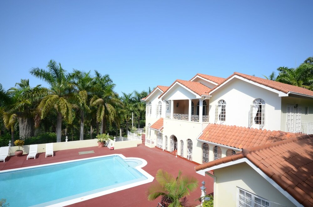 Фото Summerhill, 8br by Jamaican Treasures