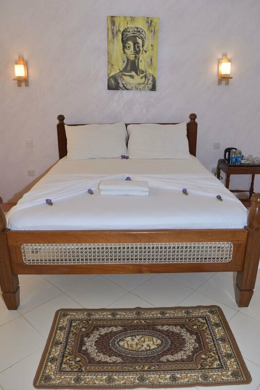 Гостиница Chukwani Executive Inn