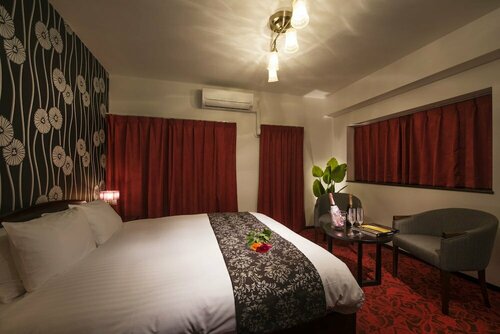 Гостиница Hotel Spazio 1 в Фукуоке
