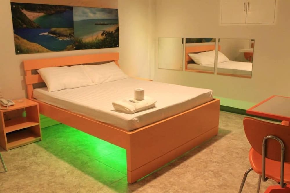 Фото Dianne Gardens Hotel