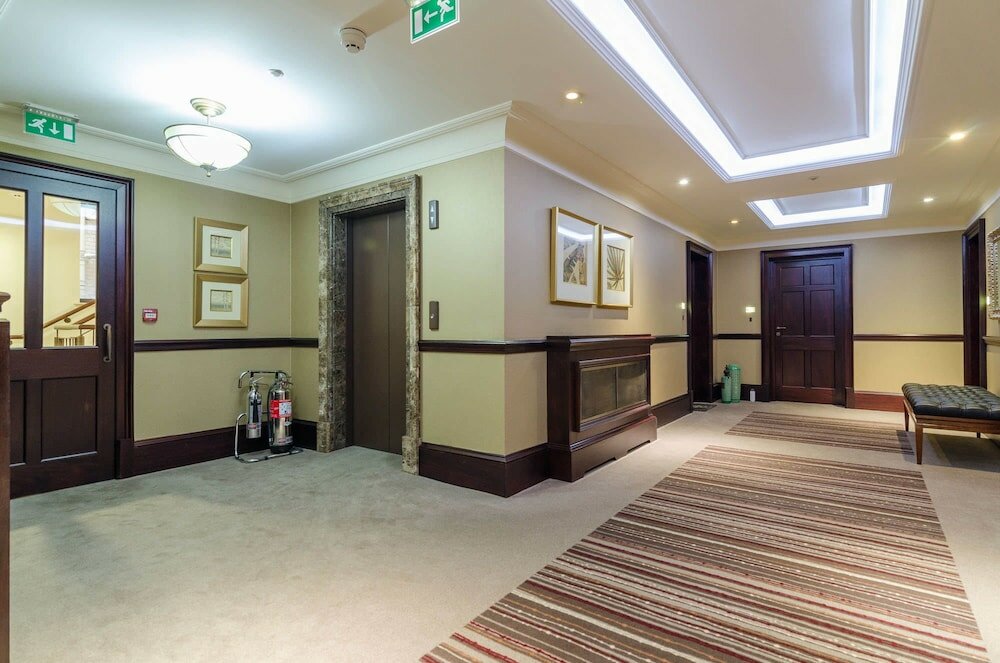 Фото Custom House Square: Cathedral Quarter