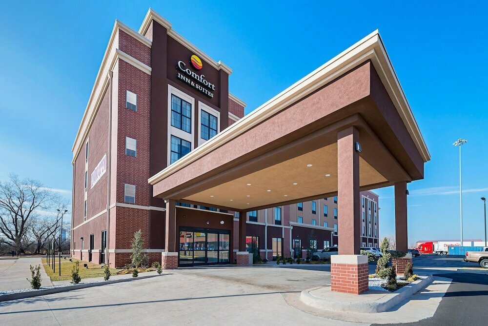 Hotel Comfort Inn & Suites Oklahoma City near Bricktown, Oklahoma City, photo
