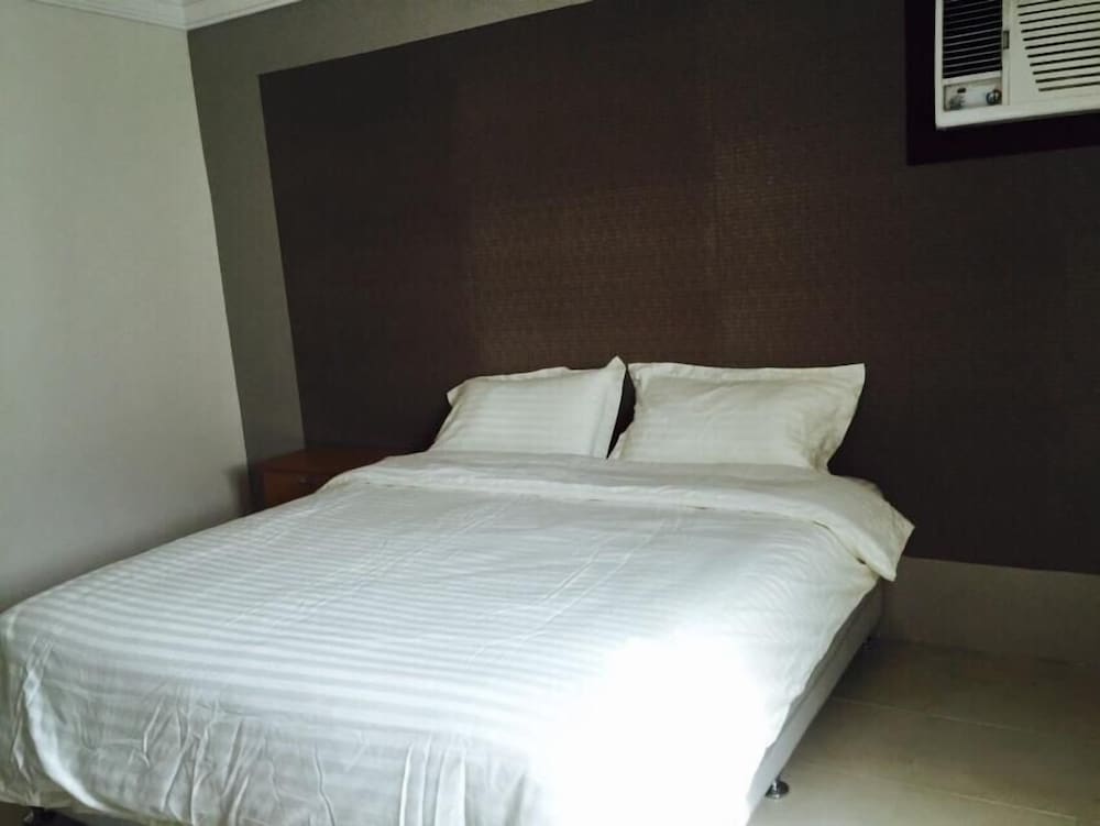 Фото Al Amoria Furnished Apartments 4