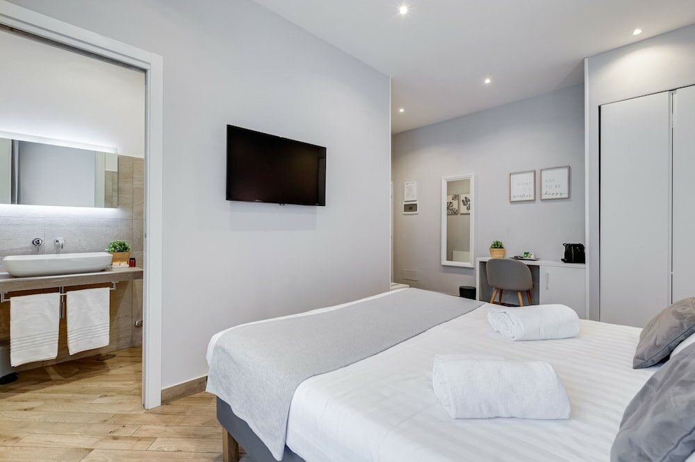 Фото Colonna Luxury Suites