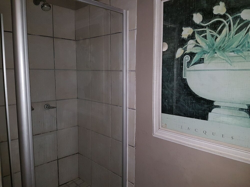 Фото Walkerbay Accommodation