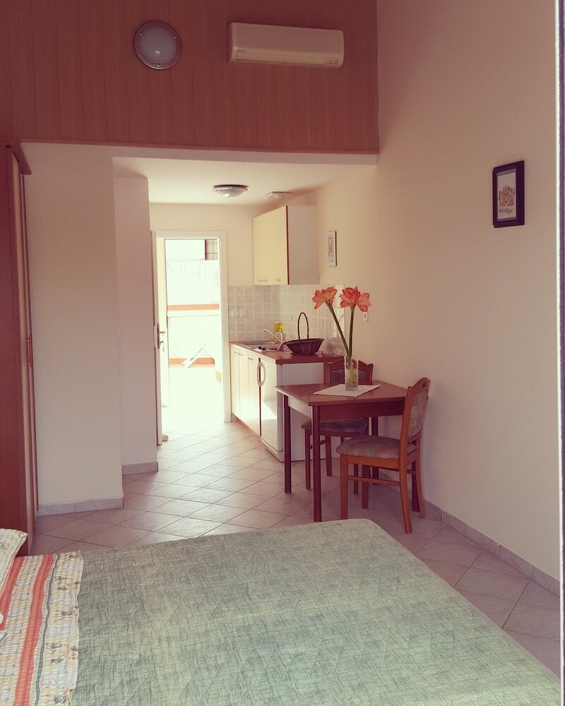 Фото Apartments Marija Lastovo