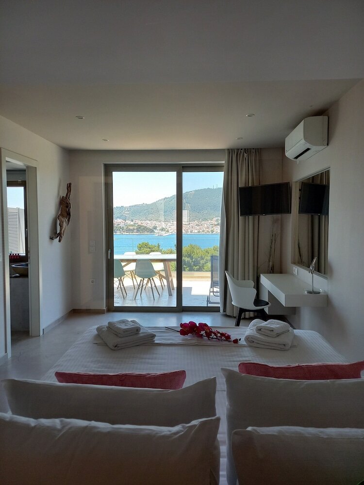 Фото Core Luxury Suites