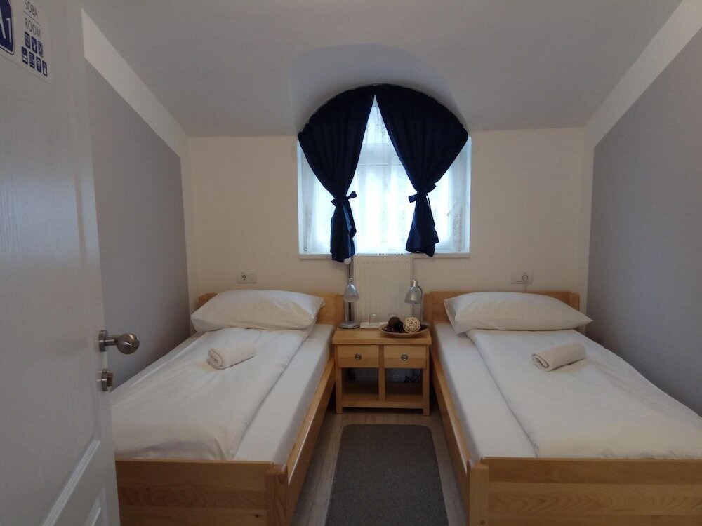 Фото Bloom Inn Hotel & Hostel