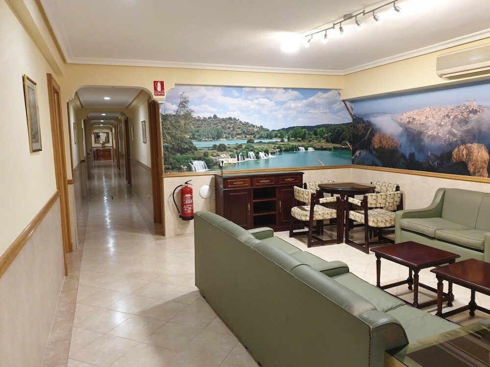 Фото Hostal Los Gavilanes 2