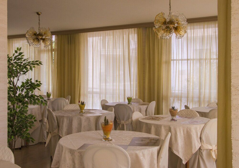 Фото Hotel Fucsia