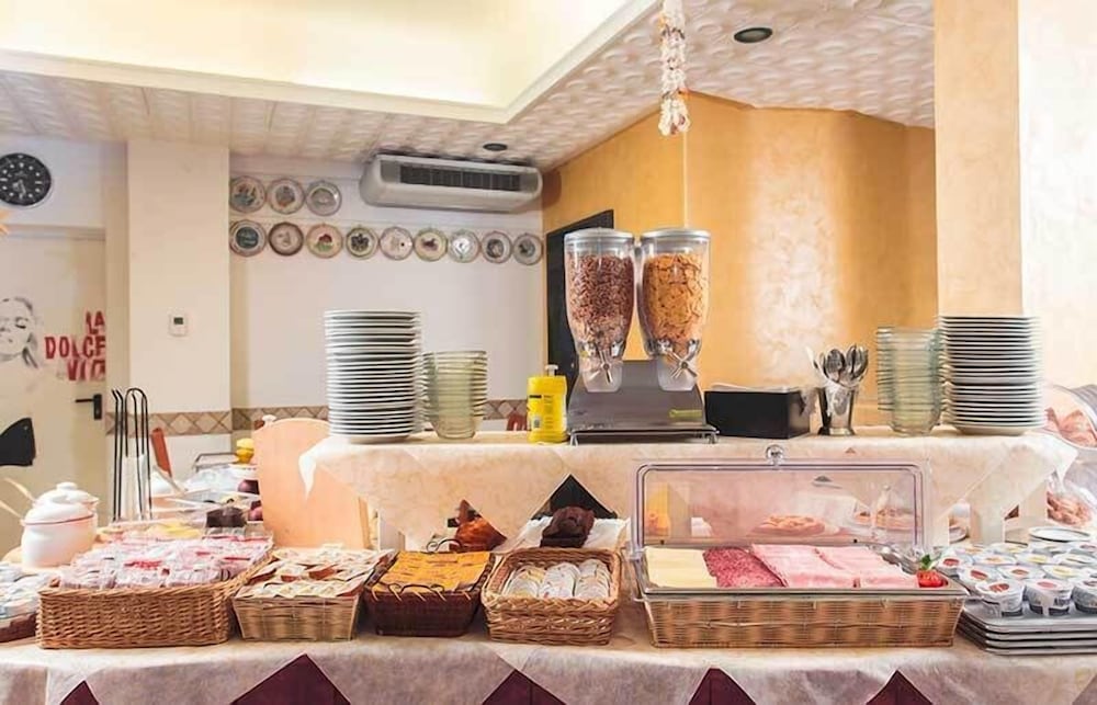 Фото Hotel Dolce Vita Cesenatico