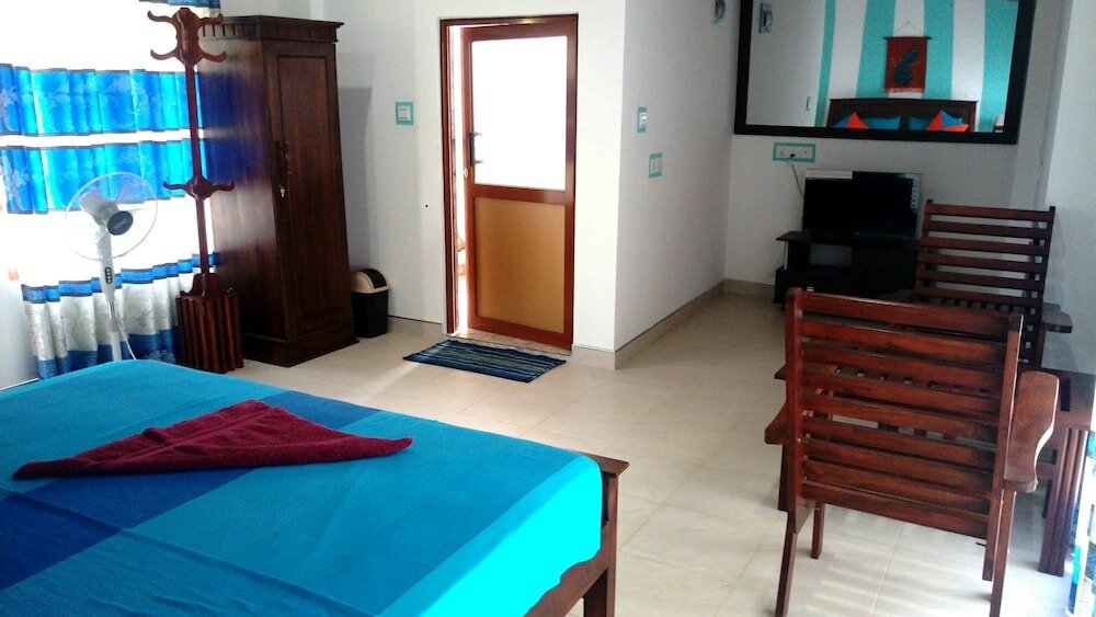 Фото Layathraa Lake View Resort