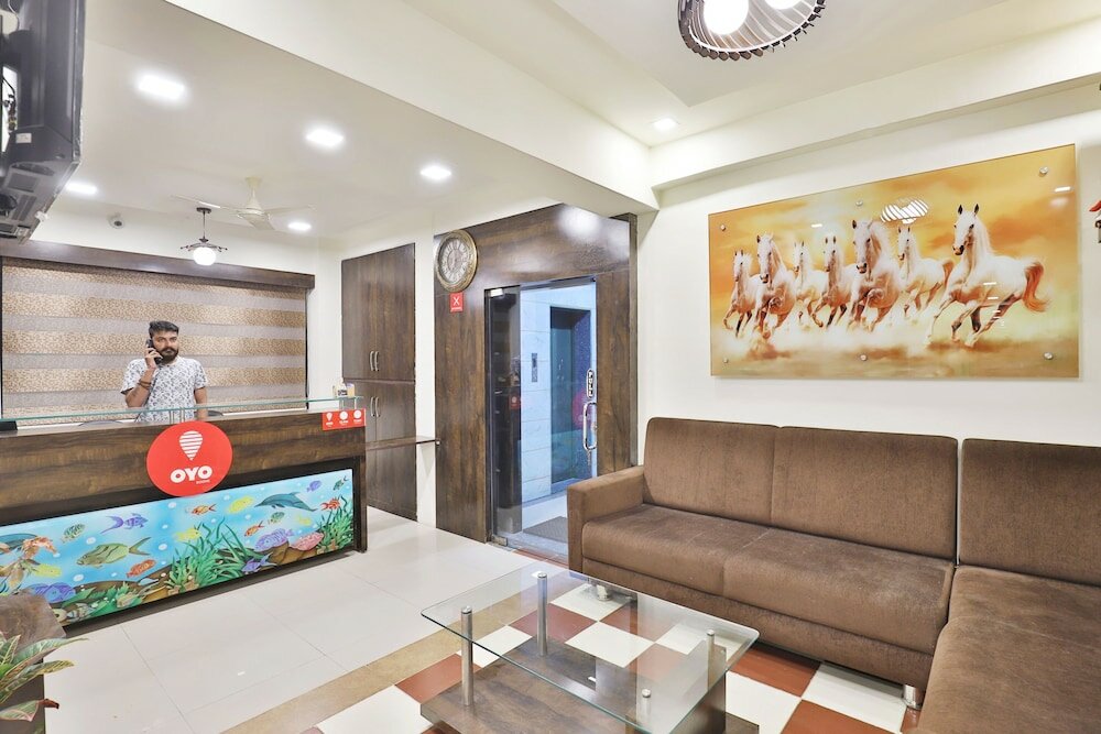 Фото Oyo 11072 Hotel Kajri Residency