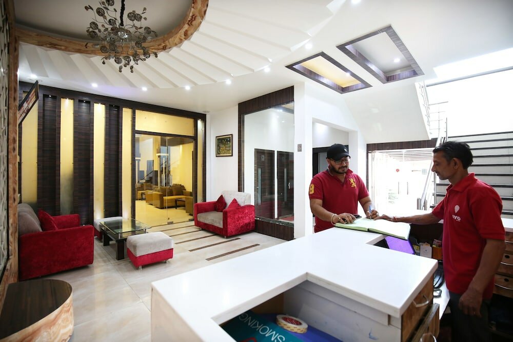 Фото Oyo 1673 Hotel Mm Yellowuds