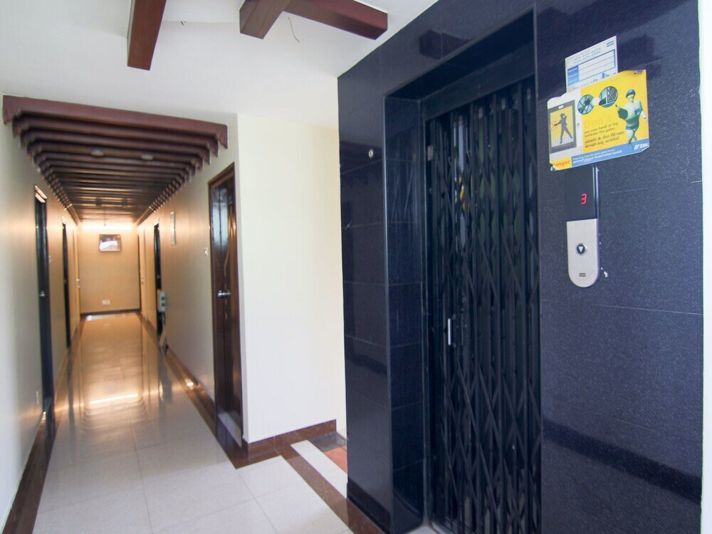 Фото Oyo 10711 Hotel Nsnr Residency