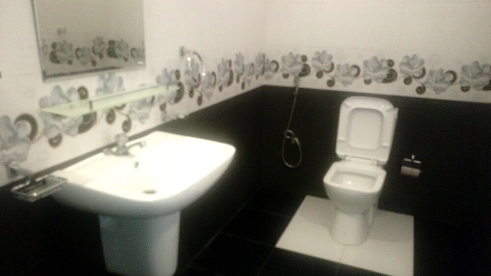 Фото Layathraa Lake View Resort