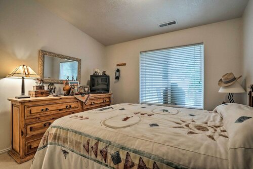 Гостиница St. George Townhome W/patio - Near Natl Parks в Сент-Джордже
