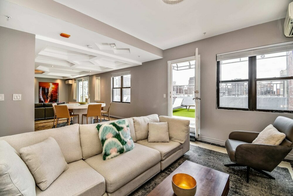 Фото The Penthouse in the Heart of the City With Patio/rooftop