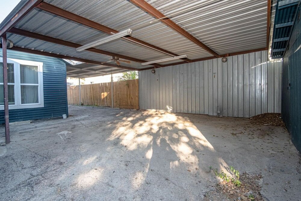 Фото Stylish 4 Br 2Ba Renovated Home Near Downtown