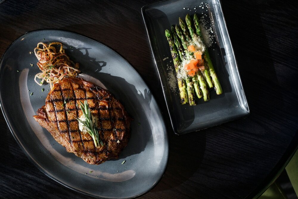 Фото Cyrus Hotel, Topeka, a Tribute Portfolio Hotel